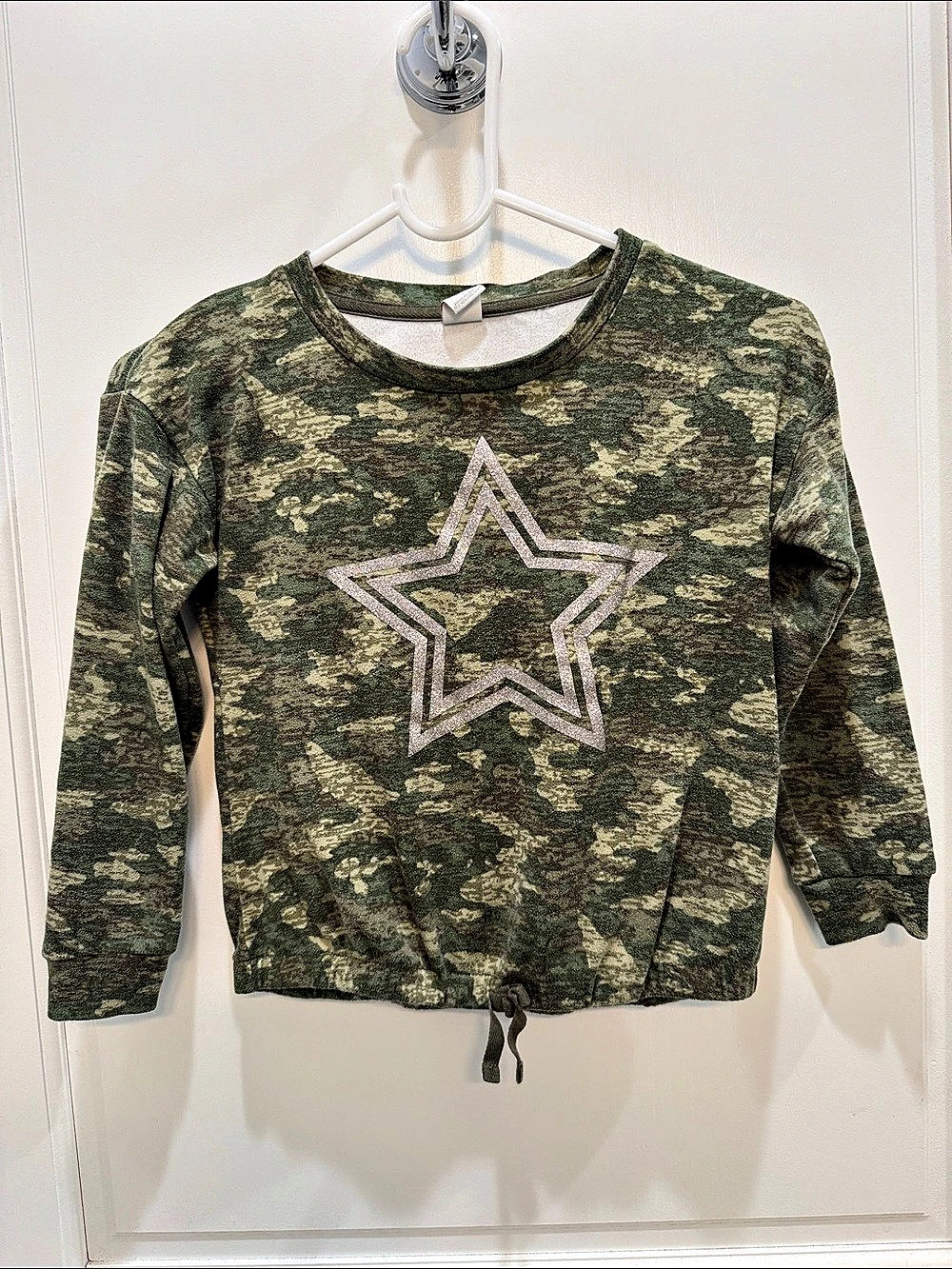 Sweet Butterfly girls's Camo Star Sweatshirt